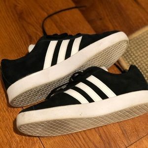 Black adidas Stan smiths size 6.5